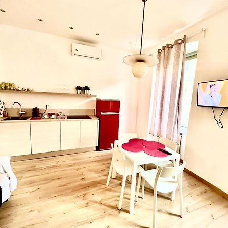 Alla Scalinata Del Teatro Rossetti Confort Suites Parcheggio ตรีเอสเต ภายนอก รูปภาพ