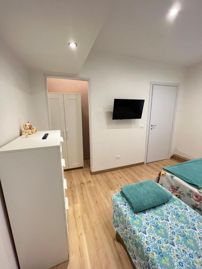 Alla Scalinata Del Teatro Rossetti Confort Suites Parcheggio ตรีเอสเต ภายนอก รูปภาพ