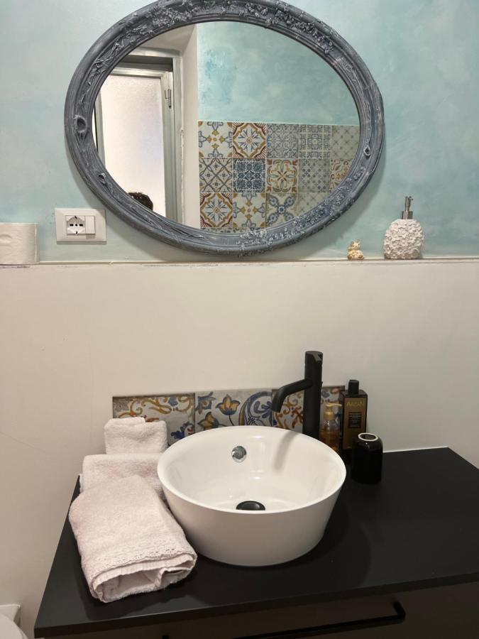 Alla Scalinata Del Teatro Rossetti Confort Suites Parcheggio ตรีเอสเต ภายนอก รูปภาพ