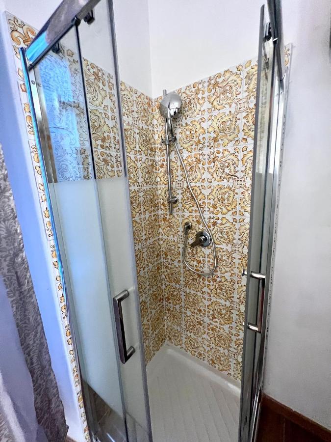 Alla Scalinata Del Teatro Rossetti Confort Suites Parcheggio ตรีเอสเต ภายนอก รูปภาพ