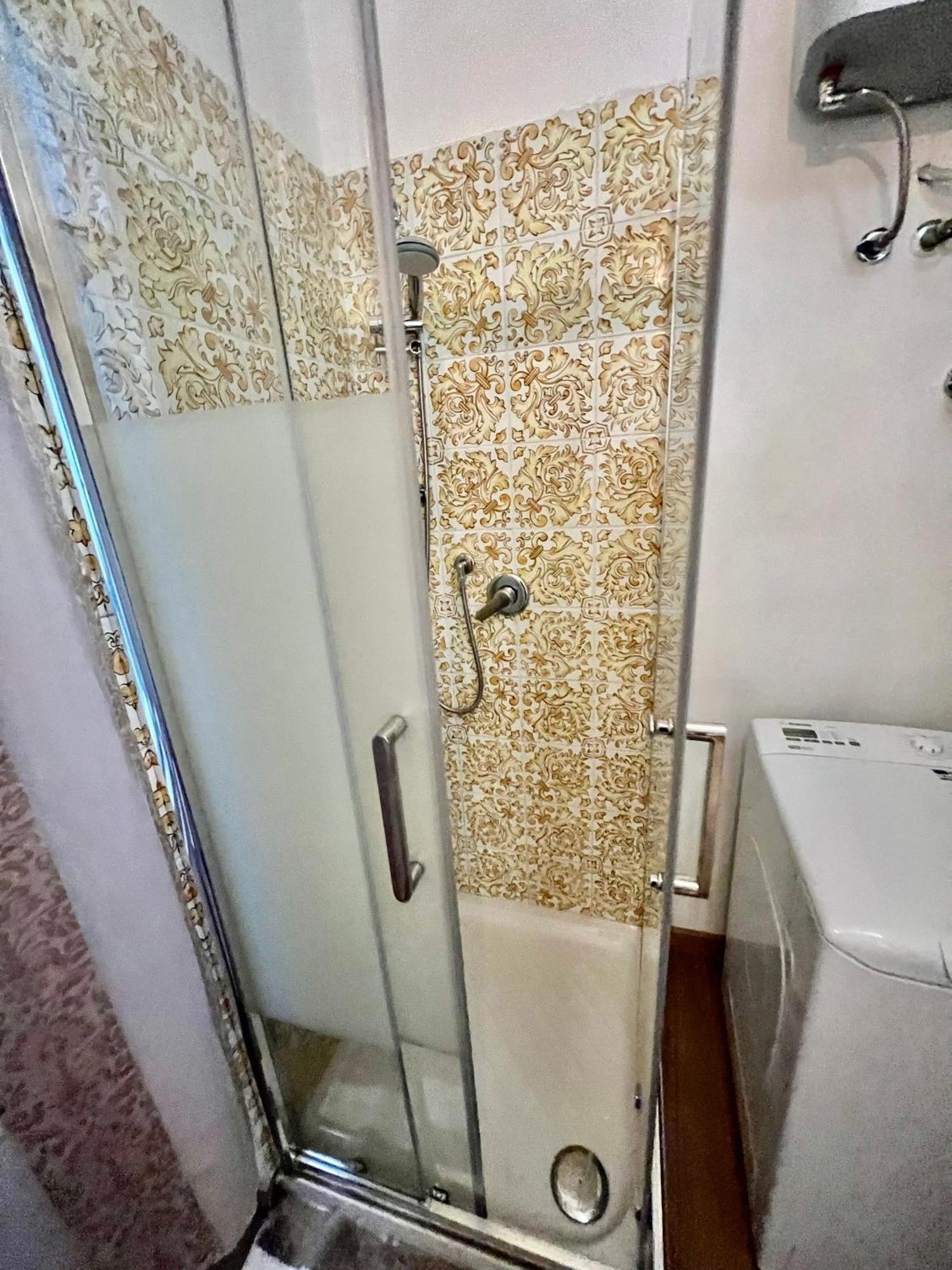 Alla Scalinata Del Teatro Rossetti Confort Suites Parcheggio ตรีเอสเต ภายนอก รูปภาพ