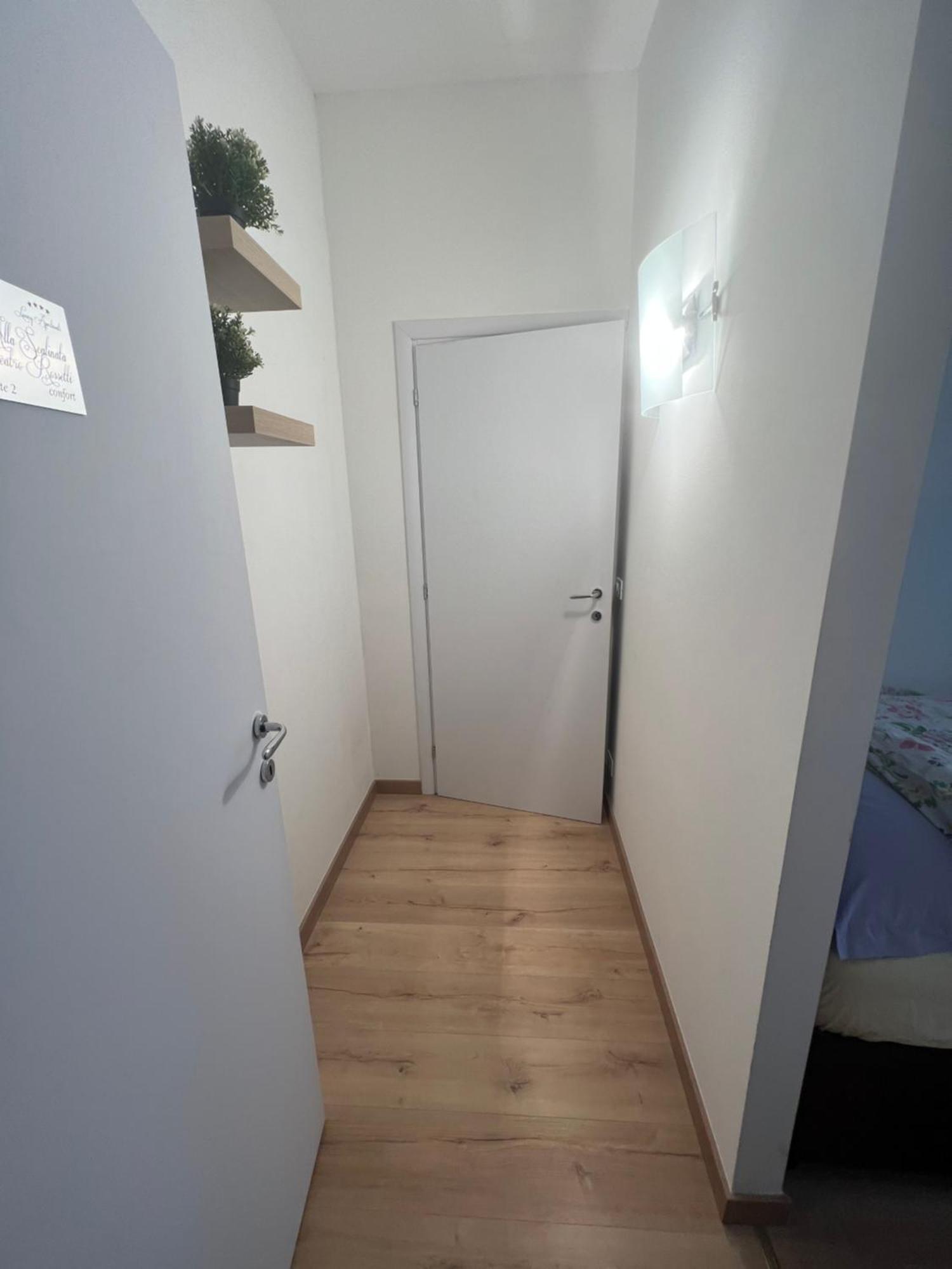 Alla Scalinata Del Teatro Rossetti Confort Suites Parcheggio ตรีเอสเต ภายนอก รูปภาพ